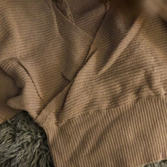 Feminine Lace detailed knit Sweater Top - Picture 6 of 6